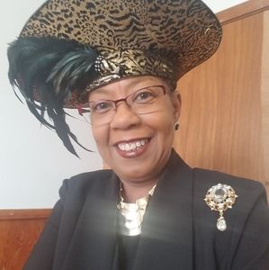 Meet your Posher, Beverly